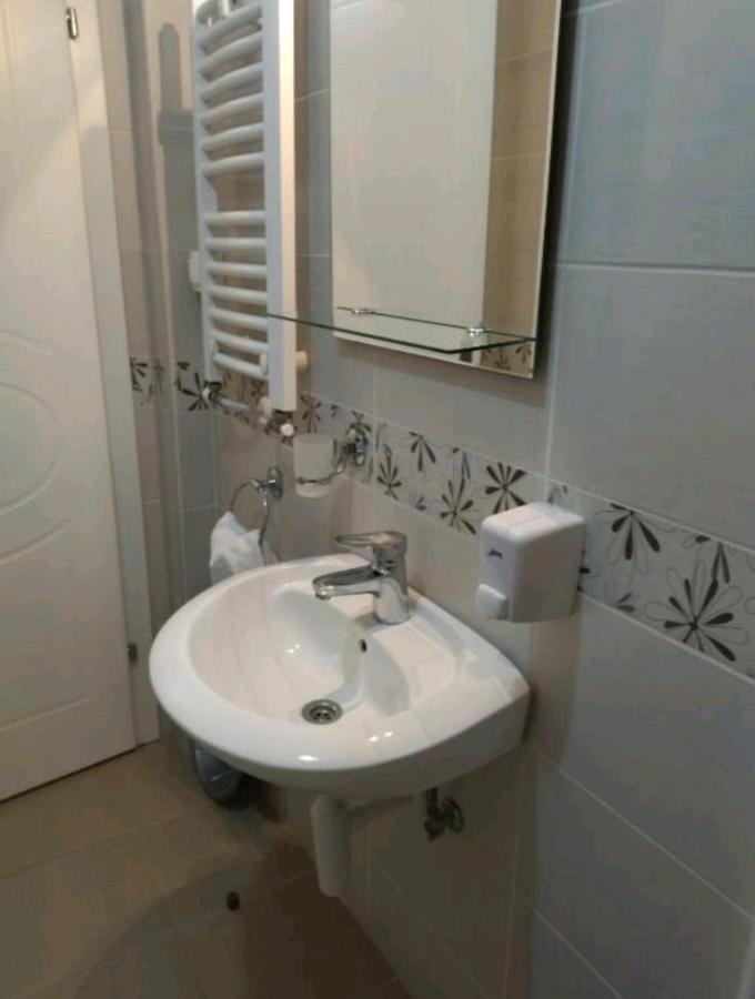 Royalwings Apartman Jagodina Εξωτερικό φωτογραφία
