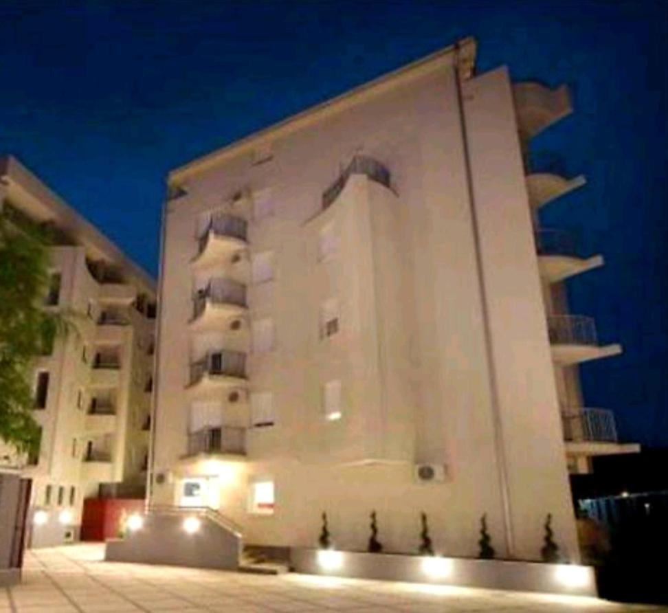 Royalwings Apartman Jagodina Εξωτερικό φωτογραφία